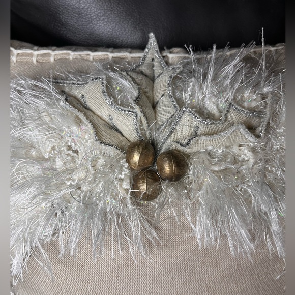 Devi Designs Holiday Wreath Pillows Chenille‎ Feathers Embellishments Christmas - Picture 3 of 13